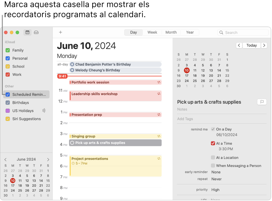 Finestra de l’app Calendari amb la vista “Dia” on es mostra la llista de calendaris i la casella “Recordatoris programats” marcada. La programació “Dia” mostra esdeveniments i un recordatori programat amb l’àrea per afegir recordatoris a la dreta.