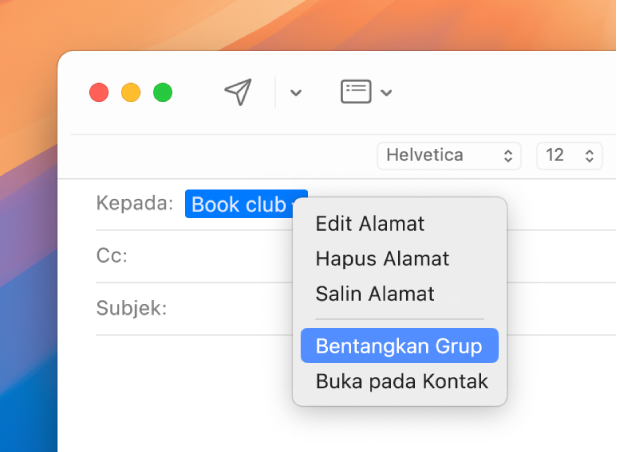 Email di Mail, yang menampilkan daftar di bidang Ke dan menu pop-up yang menampilkan perintah Bentangkan Grup dipilih.