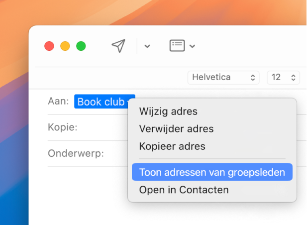 Een e‑mail in Mail met een lijst in het veld 'Aan' en het pop‑upmenu met het commando 'Toon adressen van groepsleden' geselecteerd.