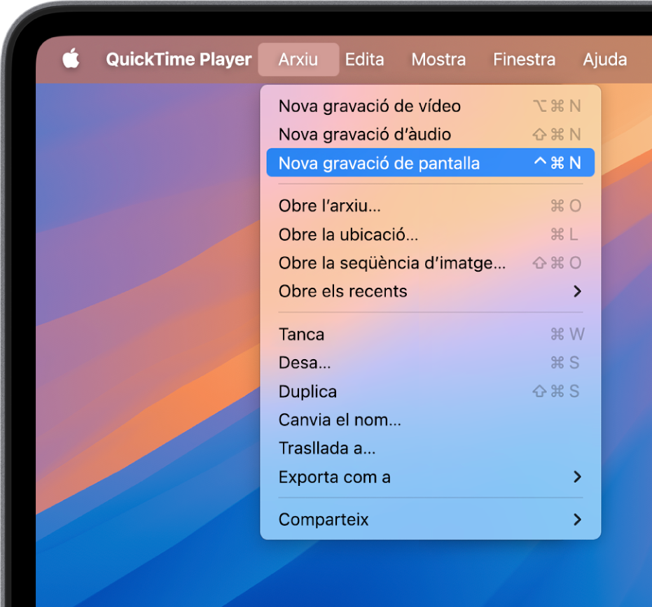 A l’app QuickTime Player, s’ha obert el menú Arxiu i s’ha seleccionat l’ordre “Nova gravació de pantalla” per començar a gravar la pantalla.