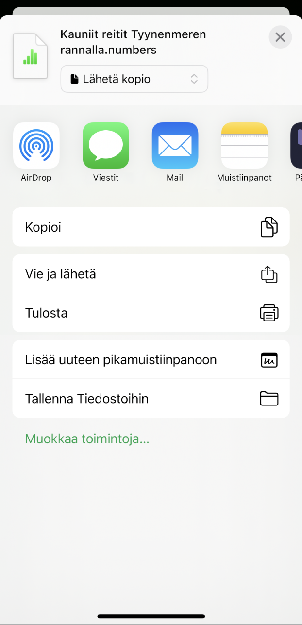 Numbers-ikkuna, jossa on näkyvissä Jaa-valikko ja sen vaihtoehdot, joista voi lähettää laskentataulukon kopion, viedä ja lähettää toisessa muodossa tai tulostaa ja tallentaa laskentataulukon Tiedostot-appiin.