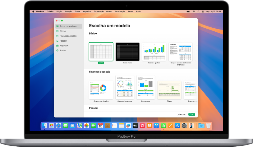 Um MacBook Pro com o seletor de modelos do Numbers aberto no ecrã. A categoria “Todos os modelos” está selecionada à esquerda e os modelos preconcebidos aparecem à direita nas linhas por categoria.