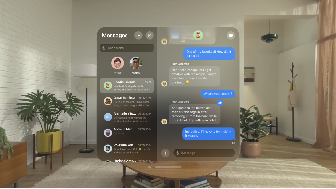 L’app Messages ouverte sur l’Apple Vision Pro, affichant une conversation Messages.