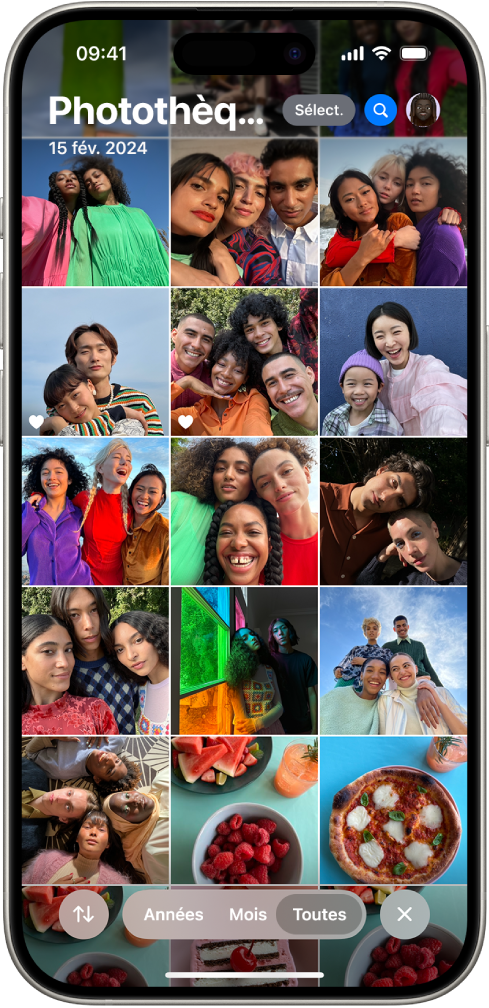 L’app Photos est ouverte sur la grille de la photothèque. En bas de l’écran, de gauche à droite, se trouvent les options permettant de trier la photothèque, notamment les boutons Filtrer, Années, Mois et Tout. Dans le coin inférieur droit, le bouton Fermer permet de quitter la photothèque.