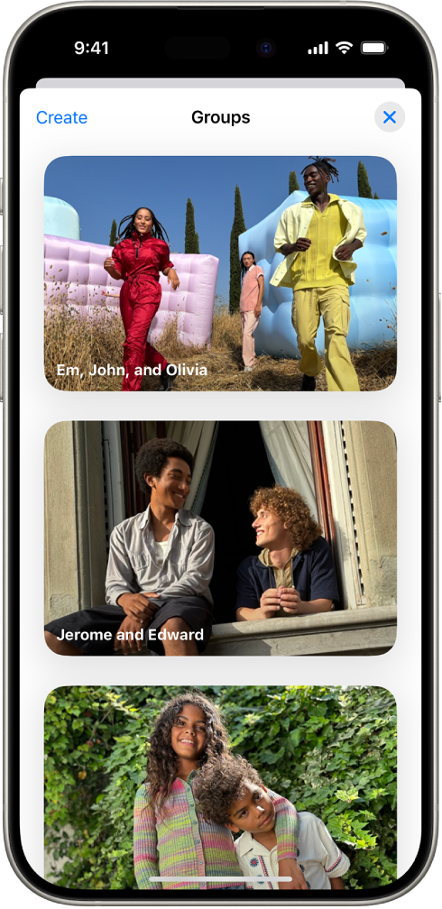 La sezione Gruppi è aperta in “Persone e animali” nell’app Foto e mostra un elenco di raccolte etichettate con i nomi delle persone incluse nel gruppo.