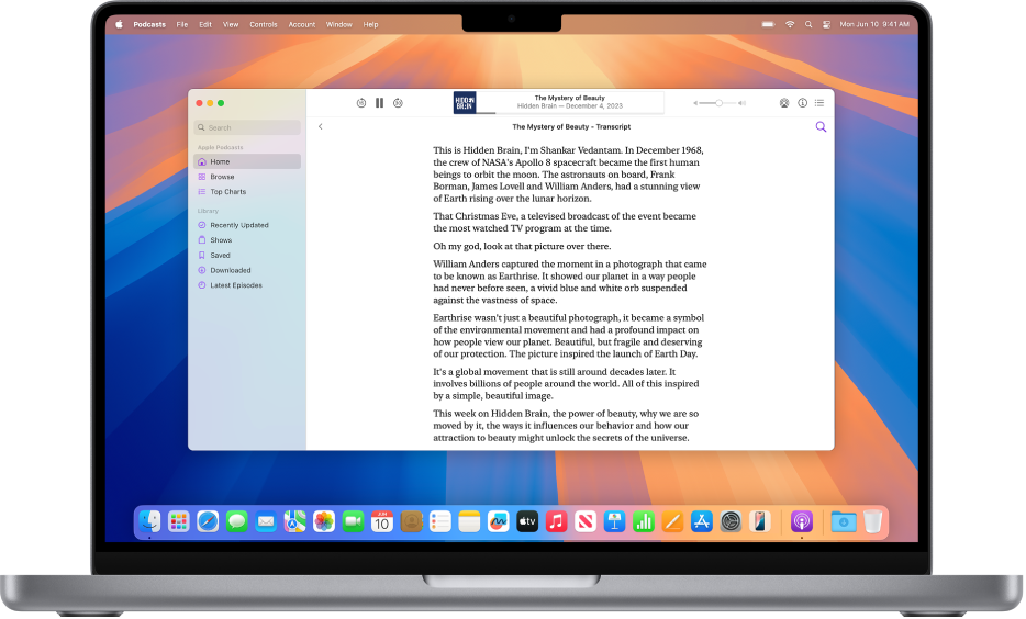 L’app Podcasts d’Apple sur un Mac, affichant la transcription de l’épisode en cours de lecture.