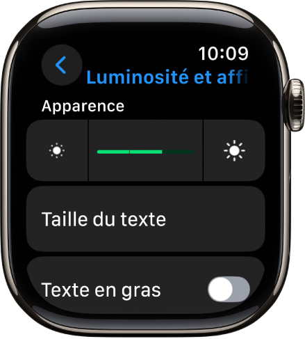 Les réglages « Luminosité et affichage » sur l’Apple Watch, avec le curseur Luminosité en haut et le bouton « Taille de texte » en dessous.