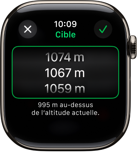 L’app Boussole affichant l’écran Altitude cible. Une liste défilante d’altitudes apparaît au milieu de l’écran. Sous la liste, l’utilisateur peut voir l’écart d’altitude entre l’altitude sélectionnée et son altitude actuelle. En haut se trouvent le bouton Fermer et le bouton en forme de coche.