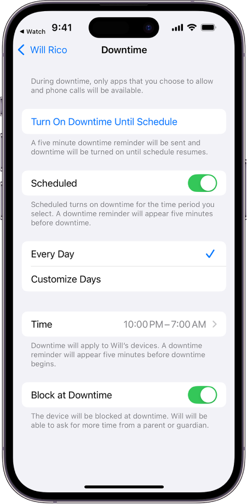 iPhone tālrunī redzams Downtime iestatīšanas ekrāns. Augšpusē ir slēdzis Scheduled. Zem tā ir opcijas Every Day un Customize Days, ir izvēlēts Every Day. Stundas From un To ir ekrāna vidū un poga Block at Downtime ir apakšā.