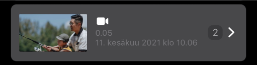 Kahden klipin ryhmä taikaelokuvaprojektissa ja numero 2 ryhmän oikealla puolella.