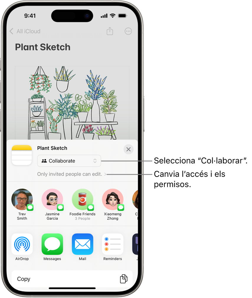 Una invitació de col·laboració a un dibuix de l’app Notes, que mostra l’opció “Col·laborar” com a opció per compartir i “Només qui convidis podrà editar-ho” com a configuració d’accés i de permisos. A sota, quatre destinataris possibles formen una fila, inclòs un grup. A l’última fila s’ofereixen maneres diferents de compartir la nota: AirDrop, Missatges, Mail i Freeform.