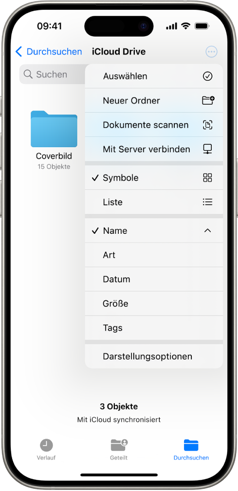 Die App „Dateien“ mit der ausgewählten Taste „Mehr“. Im sichtbaren Menü werden die Optionen „Auswählen“, „Neuer Ordner“, „Dokumente scannen“ und „Mit Server verbinden“ angezeigt. Darunter befinden sich die Anzeigeoptionen „Symbole“ und „Liste“. Ganz unten sind die Sortierungsoptionen „Name“, „Art“, „Datum“, „Größe“, und „Tags“ gefolgt von „Darstellungsoptionen“.