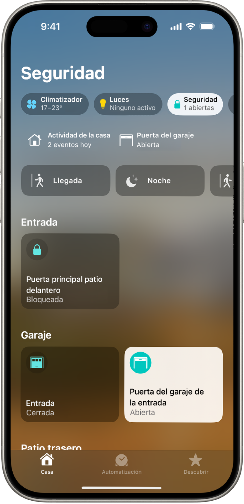 Pantalla de la app Casa con una puerta principal y dos puertas de garaje.