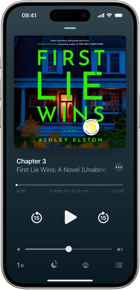 L’écran du lecteur de livres audio affiche, de haut en bas, la couverture du livre audio, le nom de la section en cours de lecture, la tête de lecture, le bouton de pause et les boutons Revenir et Avancer. En bas se trouve le curseur de volume et, en dessous, des boutons permettant de contrôler la vitesse de lecture, de régler une minuterie de veille, de choisir une destination de lecture et d’afficher une liste des pistes du livre.