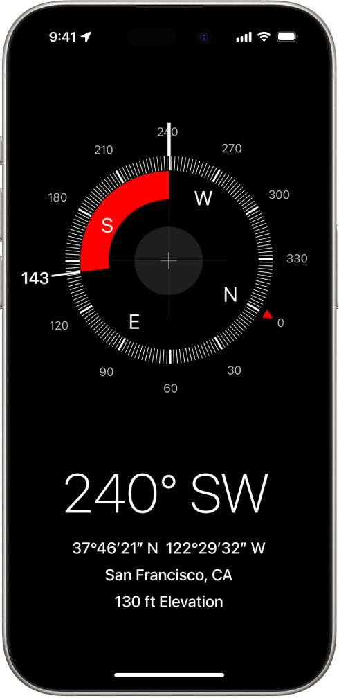 Lietotnes Compass ekrāns, kurā ir redzams virziens, kādā ir pavērsts iPhone tālrunis, pašreizējā atrašanās vieta un augstums virs jūras līmeņa.