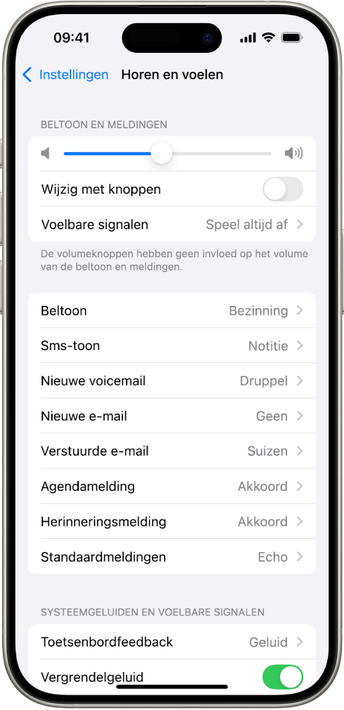 Het scherm 'Horen en voelen' in Instellingen. Van boven naar beneden zie je de volgende opties: 'Koptelefoongeluid' en 'Koptelefoonveiligheid', 'Volume voor beltonen en meldingen', met een schuifknop om het volume aan te passen en de optie om het volume te wijzigen met knoppen, en 'Geluiden en voelbare patronen' met 'Beltoon' en 'Sms-toon'.