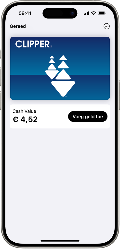 Een ov-kaart in de Wallet-app met het saldo in de account en de knop 'Voeg geld toe'.