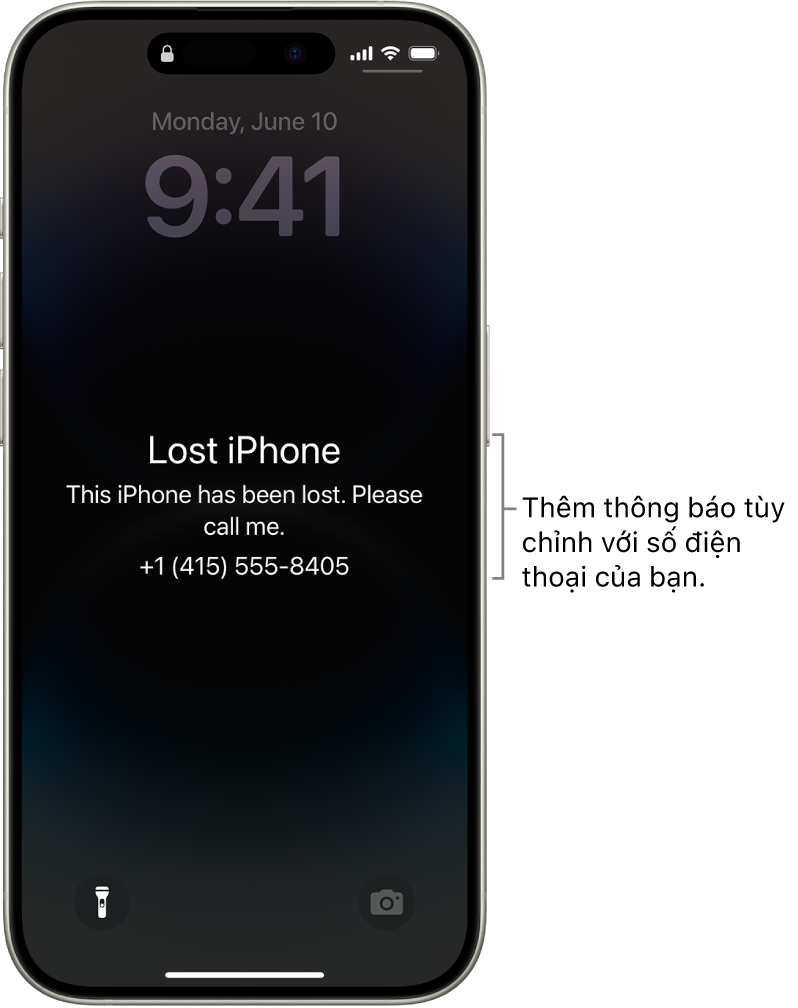 Một Màn hình khóa của iPhone với thông báo iPhone bị mất. Bạn có thể thêm thông báo tùy chỉnh với số điện thoại của bạn.