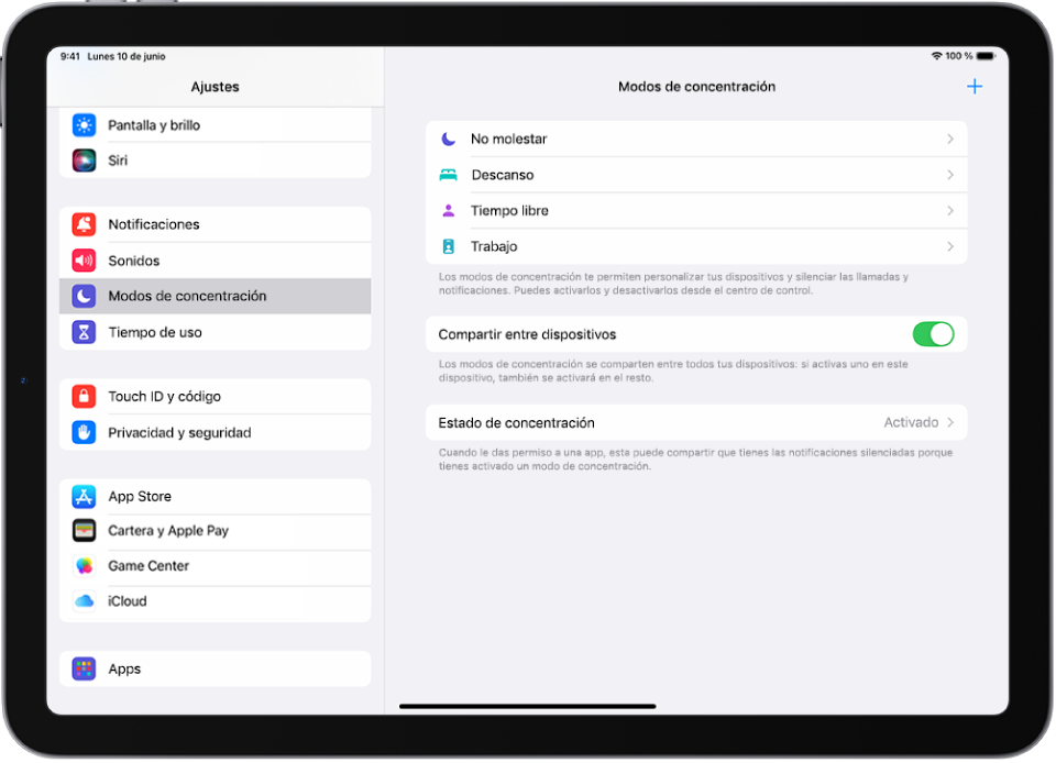 Pantalla con seis opciones de concentración proporcionadas: “No molestar”, Conducción, “No recibir mensajes durante llamadas”, Descanso, “Tiempo libre” y Trabajo. El botón “Compartir entre dispositivos” está activado, lo cual permite usar los mismos ajustes de modos de concentración en todos tus dispositivos Apple.