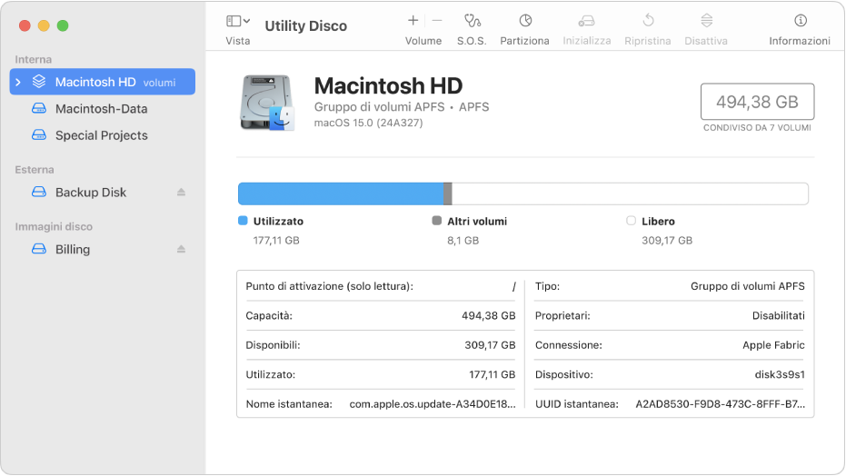 Finestra di Utility Disco che mostra due volumi APFS su un disco interno, un volume su un disco esterno e un’immagine disco.