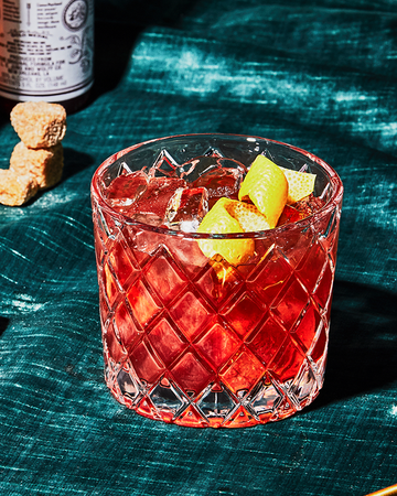 Drink, Campari, Negroni, Food, Punch, Alcoholic beverage, Mai tai, Zombie, Distilled beverage, Ingredient, 