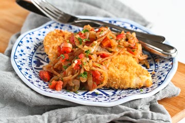 Baked Crispy Chicken with Onions and Tomatoes