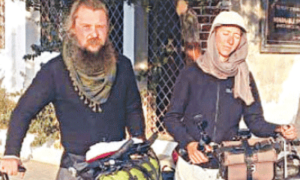 Polish cyclist couple robbed on Sujawal-Badin bypass