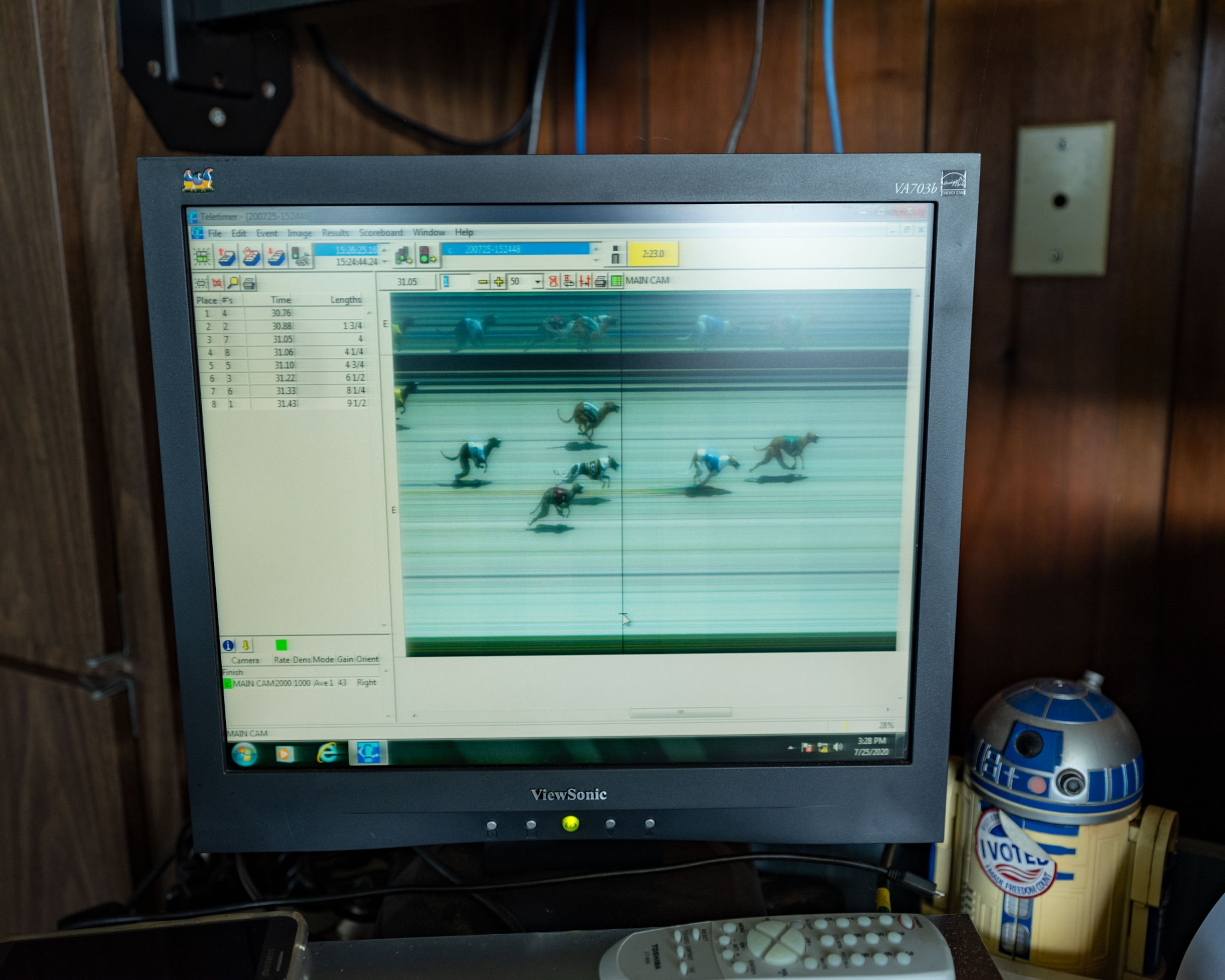 a computer screen showing the race finishing line