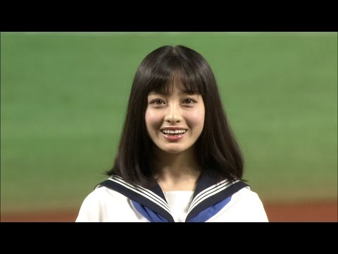 【天使…】”橋本環奈”さんが見事なノーバウンド始球式