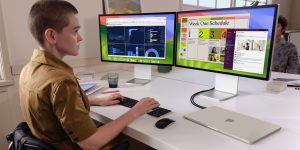 US Mac market share grew 22% in Q1 | MacBook Air being used for a multi-monitor desktop setup