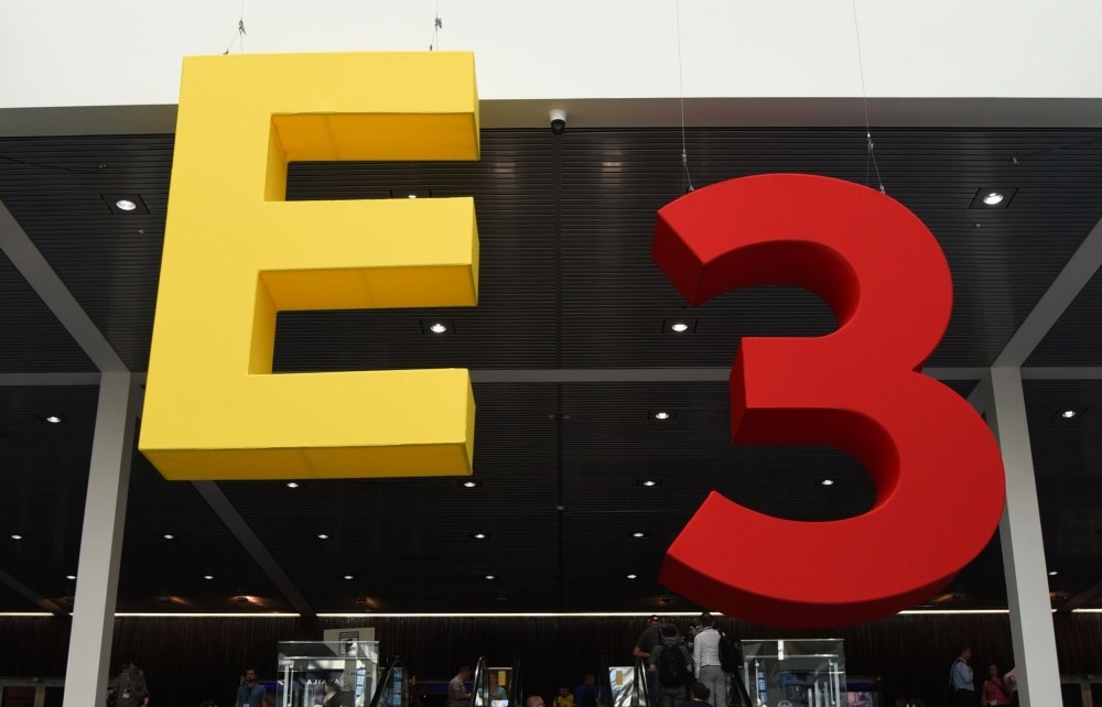 E3