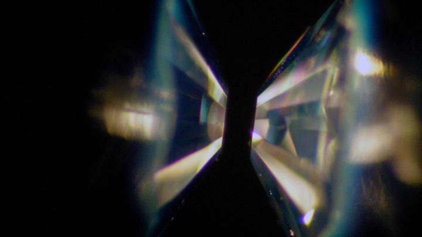 An up close image of two diamond anvils.