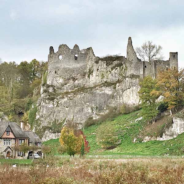 ruine van Montaigle Ardennen Namur-Dinant - Travelvibe