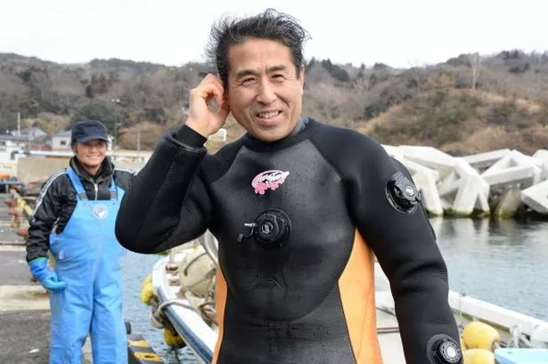 By January 2016, he completed 110 dives, each about 40 to 50 minutes