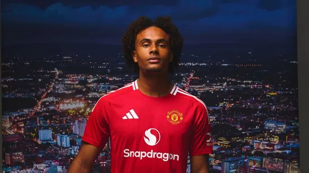 Joshua Zirkzee has joined Manchester United