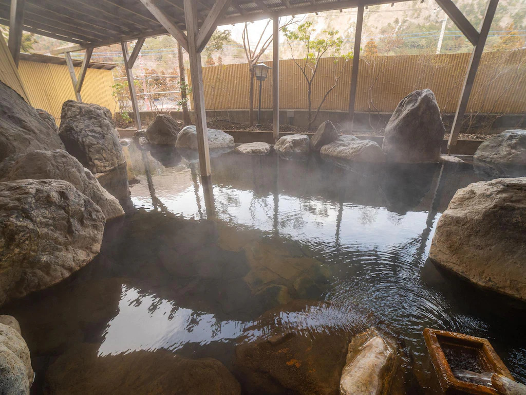 那須溫泉酒店｜【1】鹽原溫泉八潮莊旅館（Shiobara Onsen Yashio Lodge）－CP值高、人均$267 露天溫泉