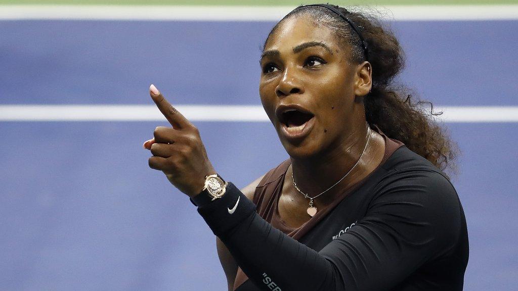 Serena Williams argues with umpire