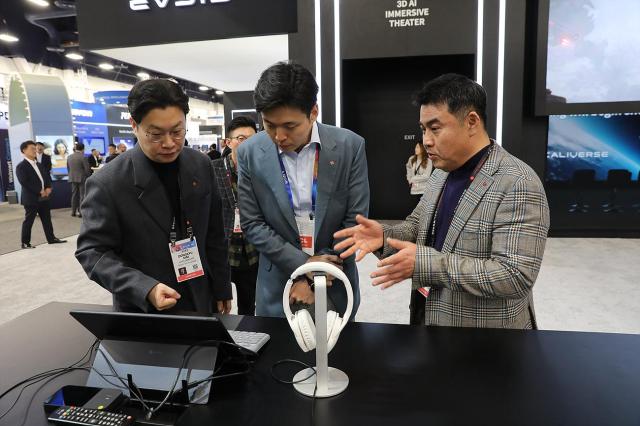 [CES 2025] AI 열공 나선 재계 CEO들...최태원·젠슨 황 회동도 임박