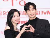 김수현, 김지원과 ♥열애설 9개월만 "드라마로 봐주길" 망붕 바사삭 [엑's 이슈]