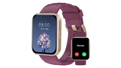 Smartwatch de la marca Ruimen con pulsera confeccionada en silicona.