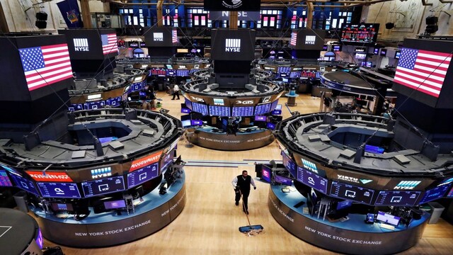 US stocks rocked by late-week swoon in tech giants