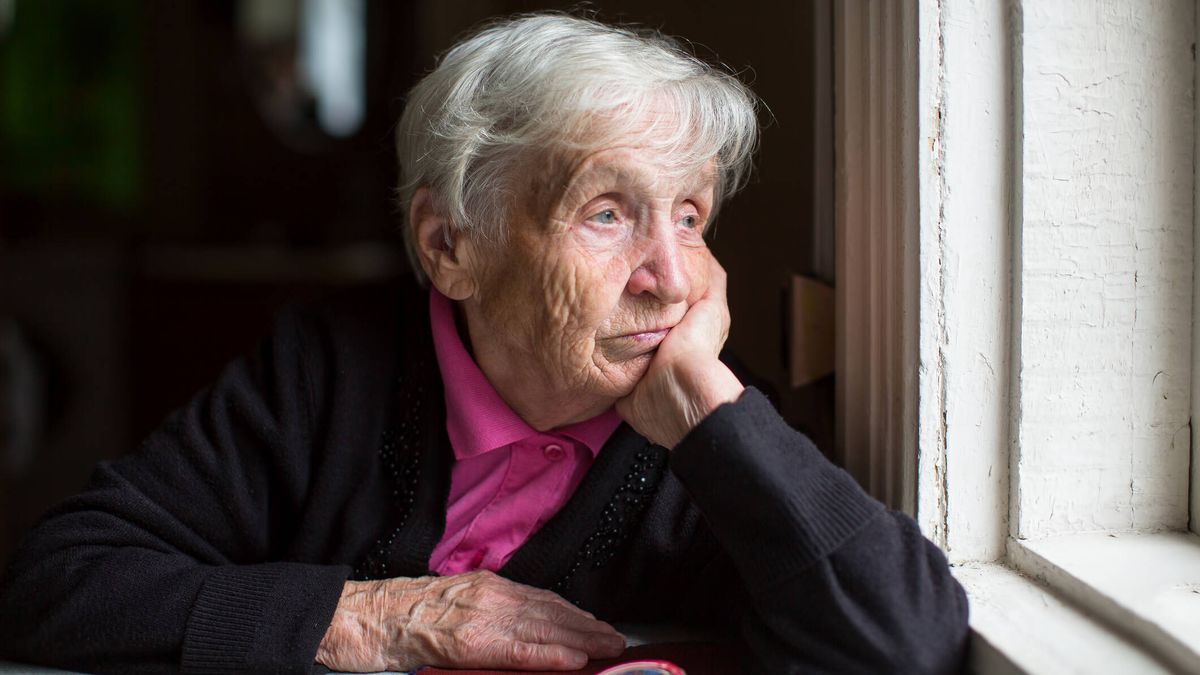 Así es como la soledad pasa factura a tus células y empeora tu salud física