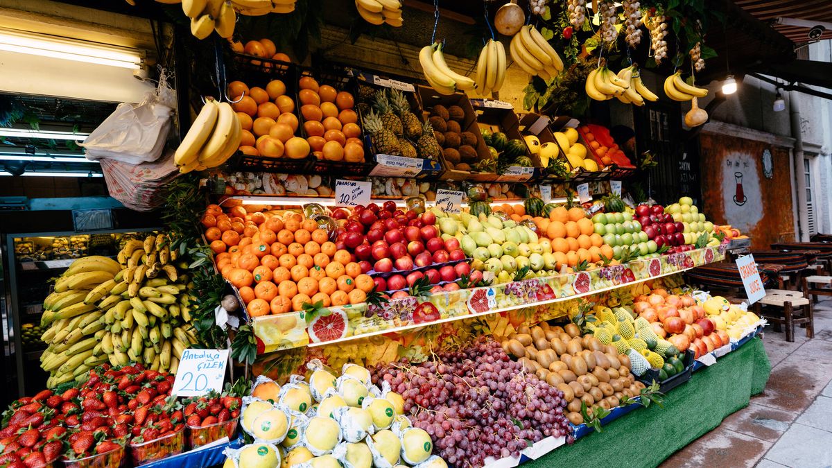 Estas son las frutas que tienen menos azúcar (y las que más)