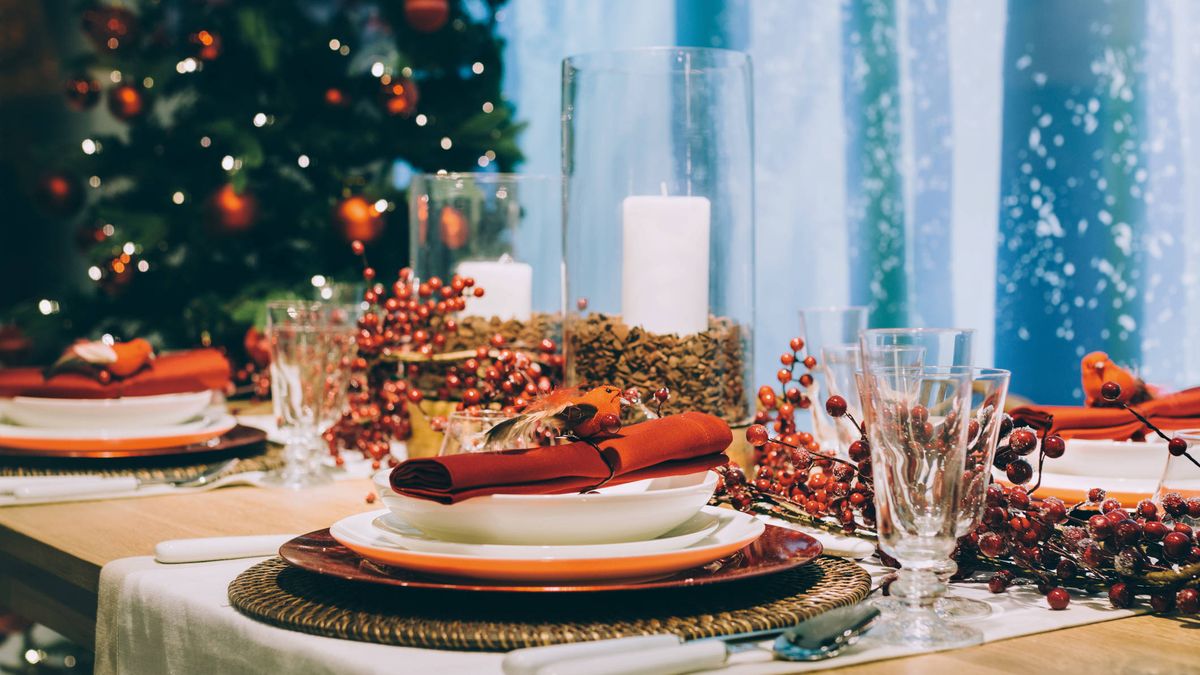 Consejos de protocolo para montar la mesa de Navidad correctamente 