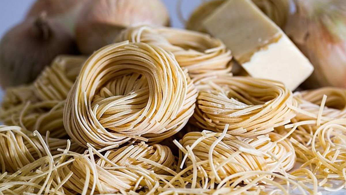 ¿Buscas recetas de pasta resultonas? Tallarines con setas y jerez