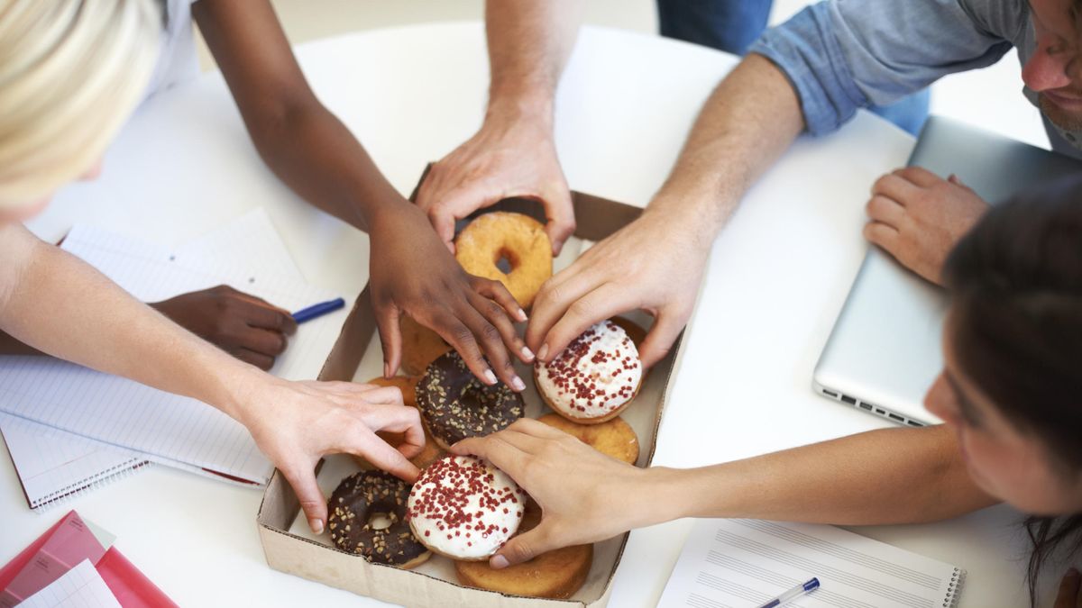 Este es el ejercicio que puede ayudarte a tener menos hambre, según un estudio