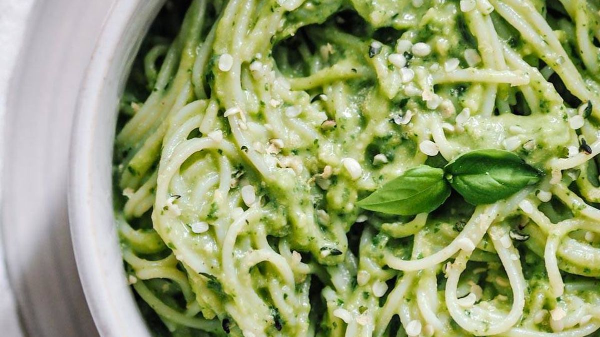 Aún no lo has descubierto: pasta con pesto pero de aguacate