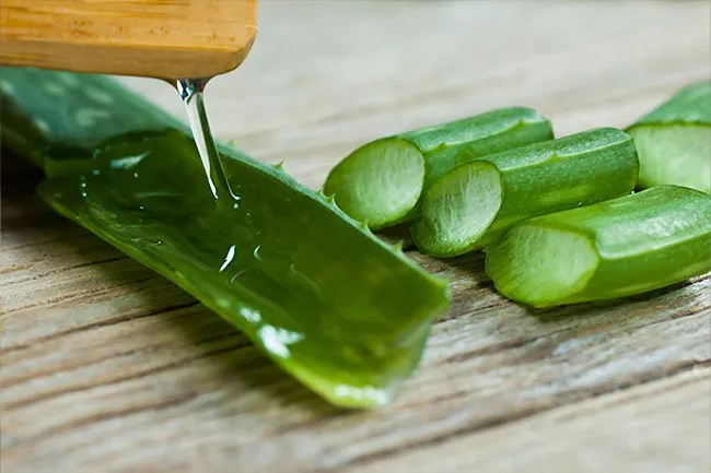 You can use aloe vera to soothe skin conditions like psoriasis and certain rashes. 