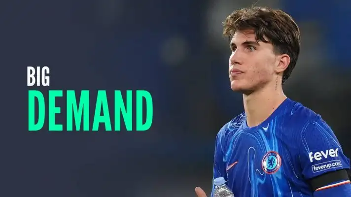 Chelsea midfielder Cesare Casadei next to the words Big Demand - copyright TEAMtalk