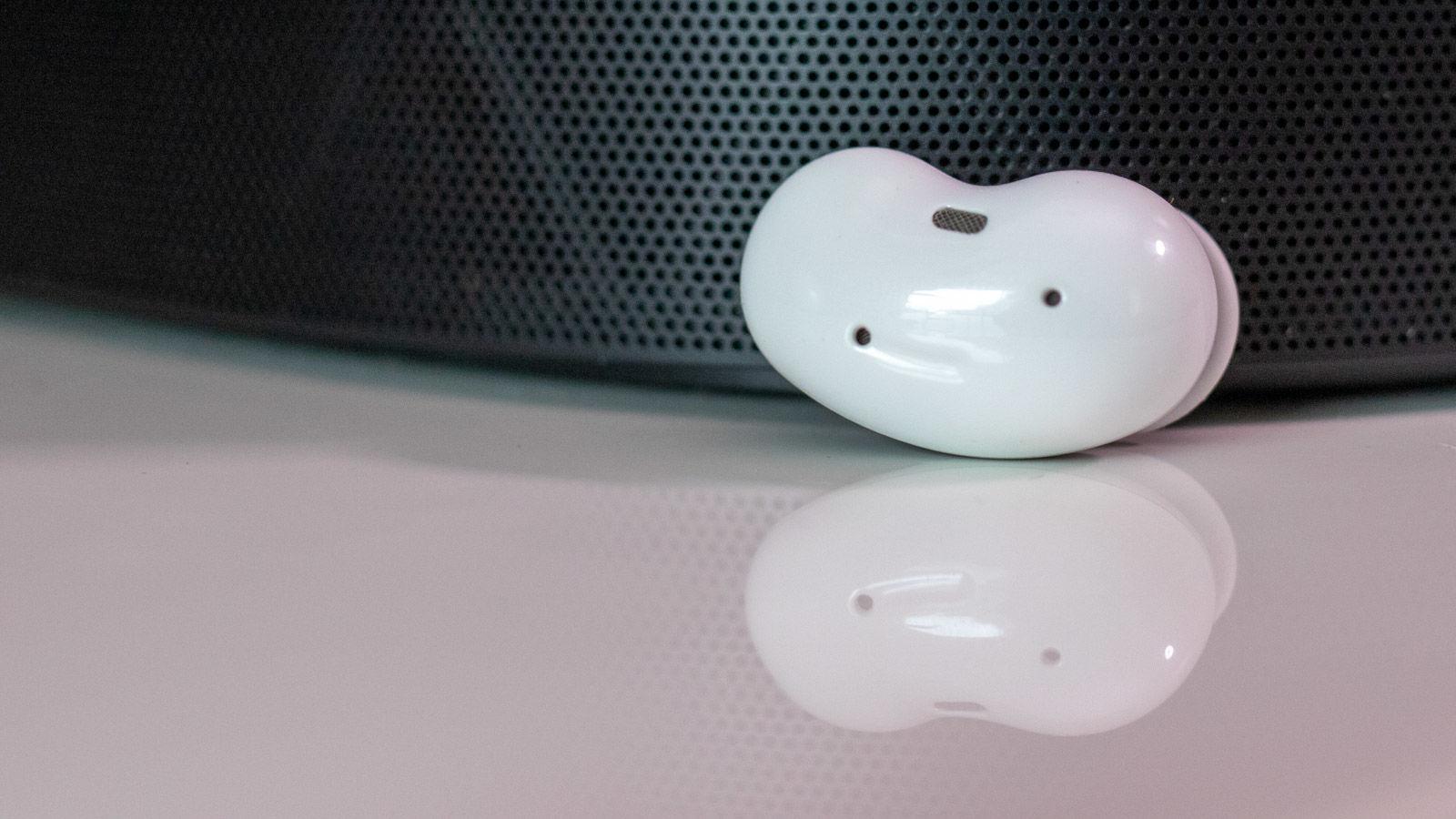 Samsung Galaxy Buds Live front